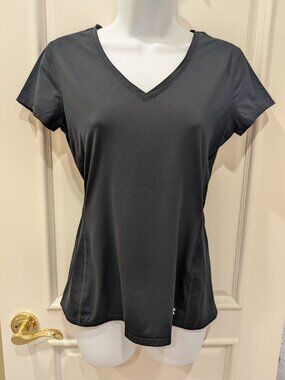 Under Armour Heat Gear Shirt Black Perforated Ventilation Back Holes Running